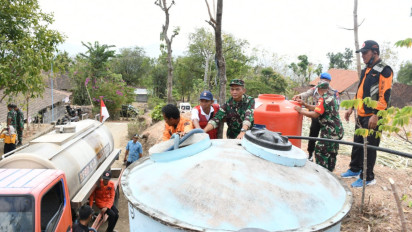 Krisis Air Bersih, Kodim 0802 Ponorogo, BPBD serta PMI Dropping Air ke Sejumlah Lokasi