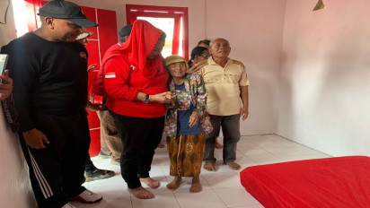 Inspiratif! Koin Warga Mampu Renovasi Rumah di Semarang, Mbah Sarinem Tak Lagi Merasakan Kasur Jelek