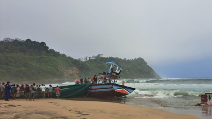Hari Kedua Pencarian Delapan ABK yang Hilang di Laut Selatan Blitar, Hasilnya Masih Nihil