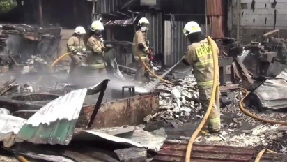 Lapak Percetakan Sepatu Di Kalideres Terbakar