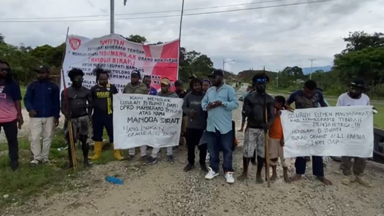 Elemen Masyarakat Ingin PJ Bupati Mamteng Orang asli Papua
            - galeri foto