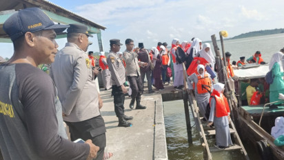 Sempat Viral di Medsos Saat Kapal Ditumpangi Siswa-Siswi Tanpa Life Jaket, Mendapat Perhatian Khusus Tokoh Masyarakat Pulau Buru