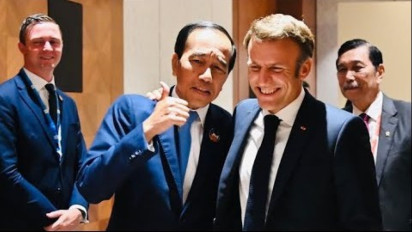 MOMEN EPIC! Presiden Macron Rangkul Jokowi, Langsung Hasilkan 4 Kerja Sama Untuk IKN