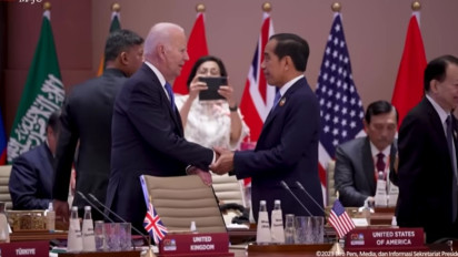 Jokowi Mesra Dengan Biden, Netizen: Di Tengah Amerika dan India, Keren Pisan