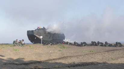 Pasukan Garuda Shield Serbu Markas Musuh di Situbondo