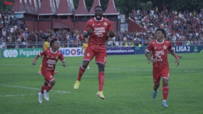 Dua Gol Kenneth Ngwoke Bungkam PSDS di Kandang Semen Padang FC Liga 2
