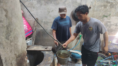 Belasan Sumur Tercemar BBM, Warga Kediri Tak Berani Memasak di Dapur