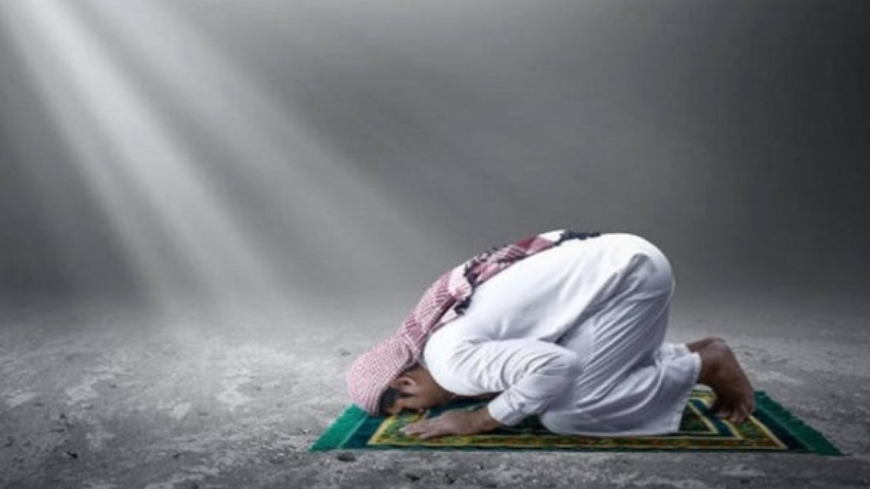 Bolehkah Berdoa saat Sujud dalam Shalat? Buya Yahya Tegaskan Dua Aturan Penting Berikut Ini
            - galeri foto