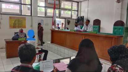 Kesal Pelaku Pembunuhan Anaknya Saat Duel Maut di Palembang Divonis Ringan, Keluarga Korban Histeris