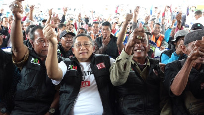 Ketua Partai Kebangkitan Nusantara Anas Urbaningrum Disambut Puluhan Ribu Warga