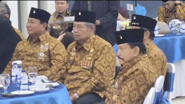 Momen Mesra SBY dan Prabowo di HUT PEPABRI, Duduk Bersebelahan hingga Nyanyi Bersama