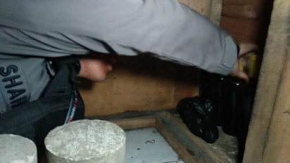 WOW! Polisi Bongkar Bunker Penyimpanan Miras Berkedok Depot Air Isi Ulang di Tasikmalaya