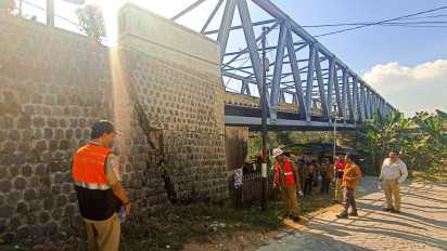 Jembatan Kaliketek Retak, Warga Bojonegoro-Tuban Ketar-Ketir