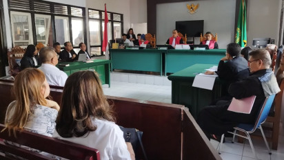 Eksepsi Terdakwa Mafia Tambang Ilegal Arny Kumolontong Ditolak