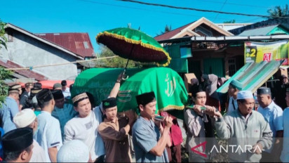 Pendaki Meninggal di Atas Bukit Daun Rejang Lebong Bengkulu Berhasil Dievakuasi