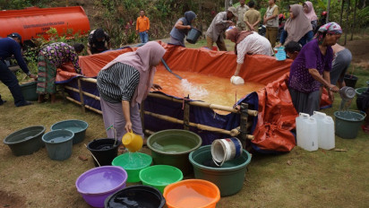 17 Desa di Lumajang Alami Krisis Air Bersih, Warga Andalkan Bantuan Air Bersih Pemerintah