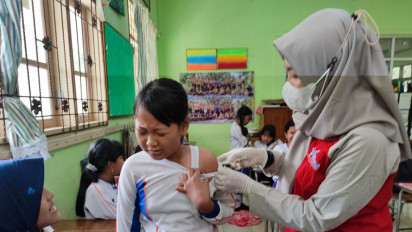Blusukan ke Sekolah, Dinkes Banyuwangi Sasar 21.000 Anak Perempuan Divaksin HPV