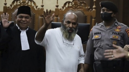 Terima Suap dan Gratifikasi, Lukas Enembe Dituntut 10 Tahun 6 Bulan Penjara