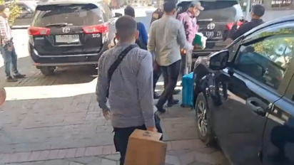 KPK Geledah Kantor Dinas Perkim dan Pendopo Bupati Lamongan