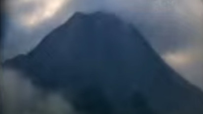Gunung Merapi Luncurkan 9 Kali Guguran Lava Sejauh 1,6 Kilometer ke Arah Barat Daya