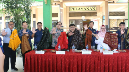 Berkat Kerajinan Sarung Tenun, Desa Devisa di Gresik Ini Jadi Jujugan Event Press Tour Kemenkeu
