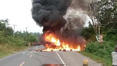 Kecelakaan Maut di Jalinsum Bungo, Sopir Grand Max Tewas Terbakar