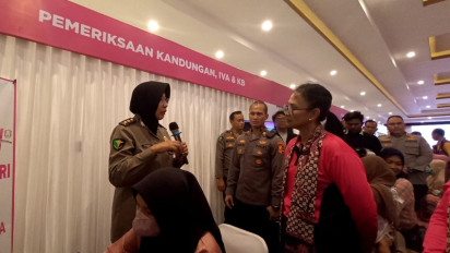 Berkunjung ke Banyuwangi, Ketum Bhayangkari Gelar Khitanan Massal hingga Cek Air Bersih