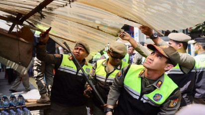 Belasan PKL Tanah Abang Ditertibkan Petugas