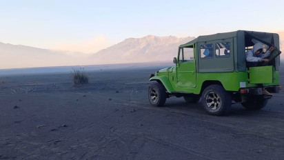 Wisata Bromo Masih Tutup, Sopir Jeep di Probolinggo Merugi hingga Puluhan Juta Rupiah