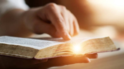 Bercahaya Sampai Ka'bah Jika Membaca Surat Al Kahfi Setiap Jumat? Buya Yahya Bilang Bahwa...