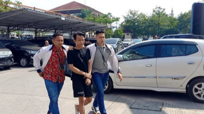 Polda Jabar Serahkan Berkas Perkara Endorse Judi Online YouTuber Emak Gila ke Kejaksaan Negeri Bandung 