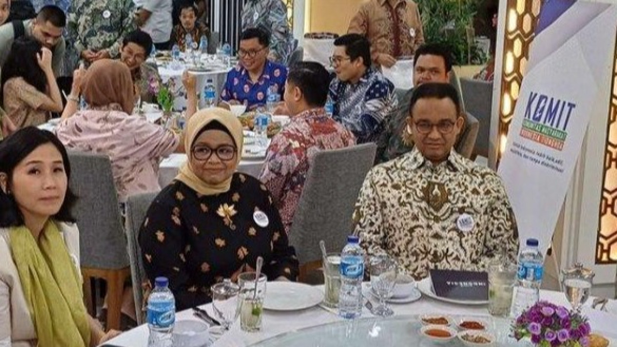 Momen Anies Hadiri Silaturahmi Masyarakat Tionghoa, Bertemu Mantan Istri Ahok
            - galeri foto
