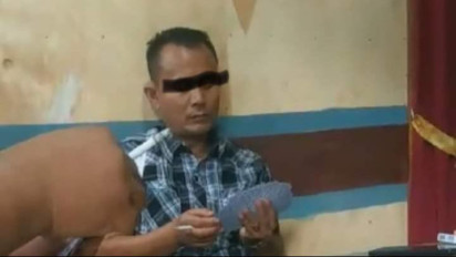 Viral di Facebook Foto Komisioner KIP Aceh Tenggara Inisial KMS Sedang Berjudi, KMS: Sudah Lama