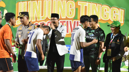 Ukir Sejarah, Sepak Bola Putra Putri Kabupaten Sidoarjo Raih Emas Porprov Jatim VIII/2023