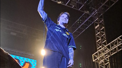 Konser Neck Deep Berbarengan dengan Pertandingan Manchester United, Ben Barlow Tak Henti Tanyakan Skor MU Lawan Brighton