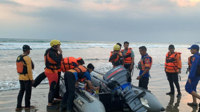 Pelajar SMP di Lampung Selatan Hilang Terseret Arus di Pantai Ketang