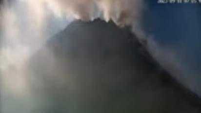 Gunung Merapi Luncurkan 7 Kali Guguran Lava Pijar Ke Arah Barat Daya Kali Bebeng