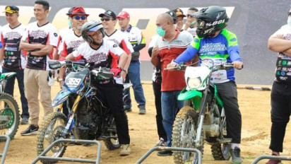 Kejuaraan Motocross Super Grasetrack Padang Lawas Sukses Dilaksanakan