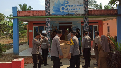 Polda Bengkulu Bagikan 20.562 Buku untuk Warga di Wilayah Pelosok