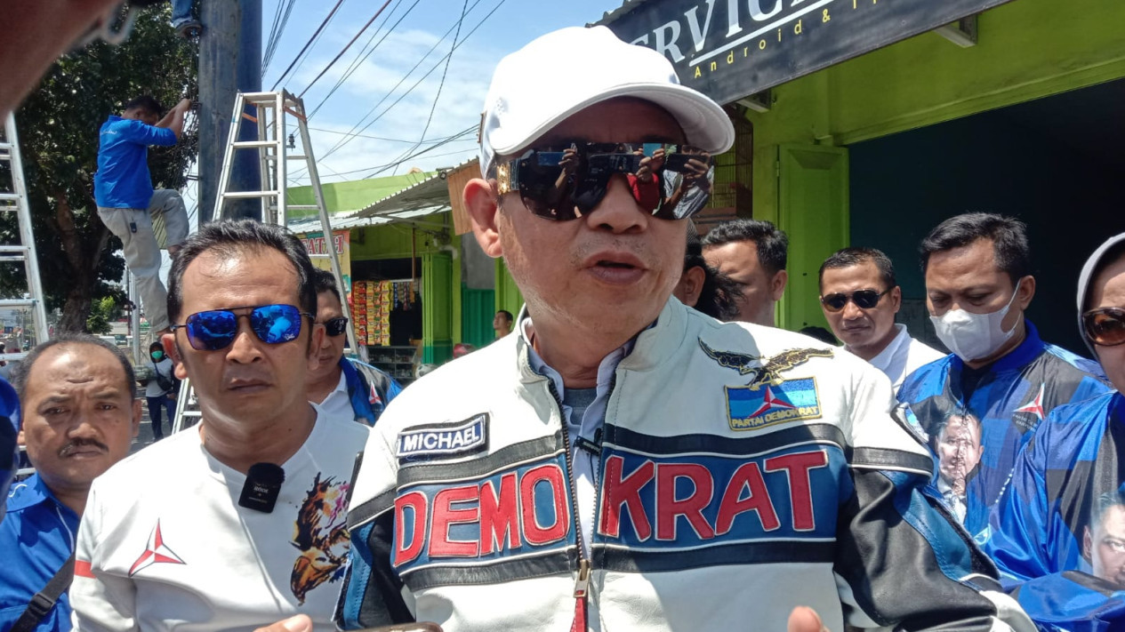 Merapat ke Prabowo, Demokrat Banyuwangi : Kita Ikut Perintah Partai
            - galeri foto