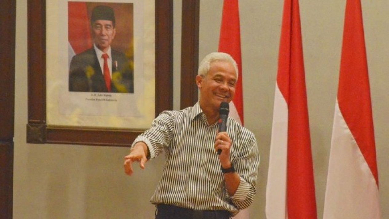 Ditanya Soal LGBT, Ganjar Pranowo Bilang Gini ke Mahasiswa UI: Jangan Teriak Ganggu, Ketemu Aja
            - galeri foto