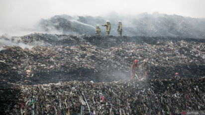 BNPB Imbau Warga di Sekitar TPA Putri Cempo yang Terbakar Mengungsi