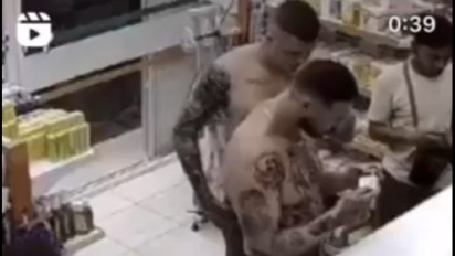 Aksi Pencurian Obat Viagra di Apotik oleh 2 Bule Australia Berhasil Diungkap Polisi