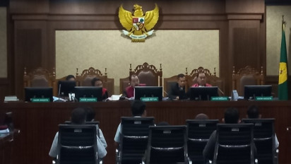 Sespri Johnny G Plate Blak-blakan Terima Uang Rp500 Juta Per Bulan