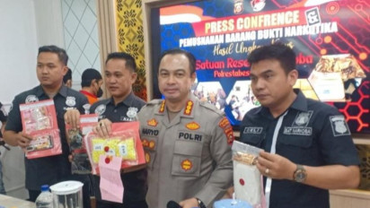 Dua Kurir Narkoba OKU Timur Sumsel Ditangkap dengan 1.395 Butir Pil Ekstasi di Palembang