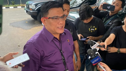 12 dari 16 Pemeran Pria dan Wanita Film Porno Penuhi Pemeriksaan Polisi Sebagai Saksi