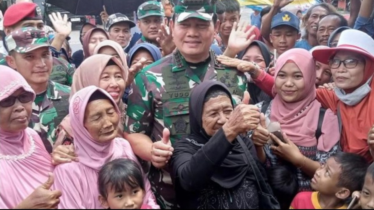 Panglima TNI Meminta Maaf Soal Kata ‘Piting’ yang Menuai Kontroversi, Kapuspen TNI: Itu Bahasa Prajurit yang Artinya…
            - galeri foto