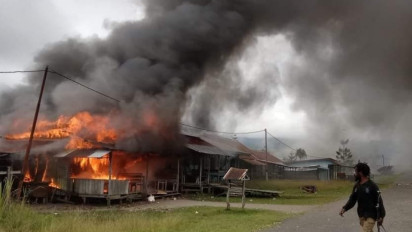 Keji!! KKB bakar Kios di Pasar Yapimakot