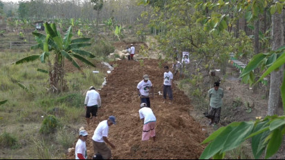 Kiai Muda Ganjar Perbaiki Jalan Desa, Petani hingga Anak Sekolah Segera Rasakan Dampak Baiknya