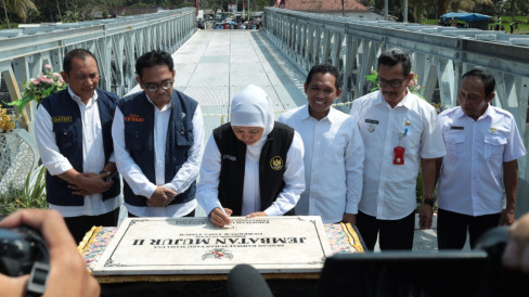 Gubernur Jawa Timur Resmikan Jembatan Mujur Pascaputus Diterjang Banjir ...